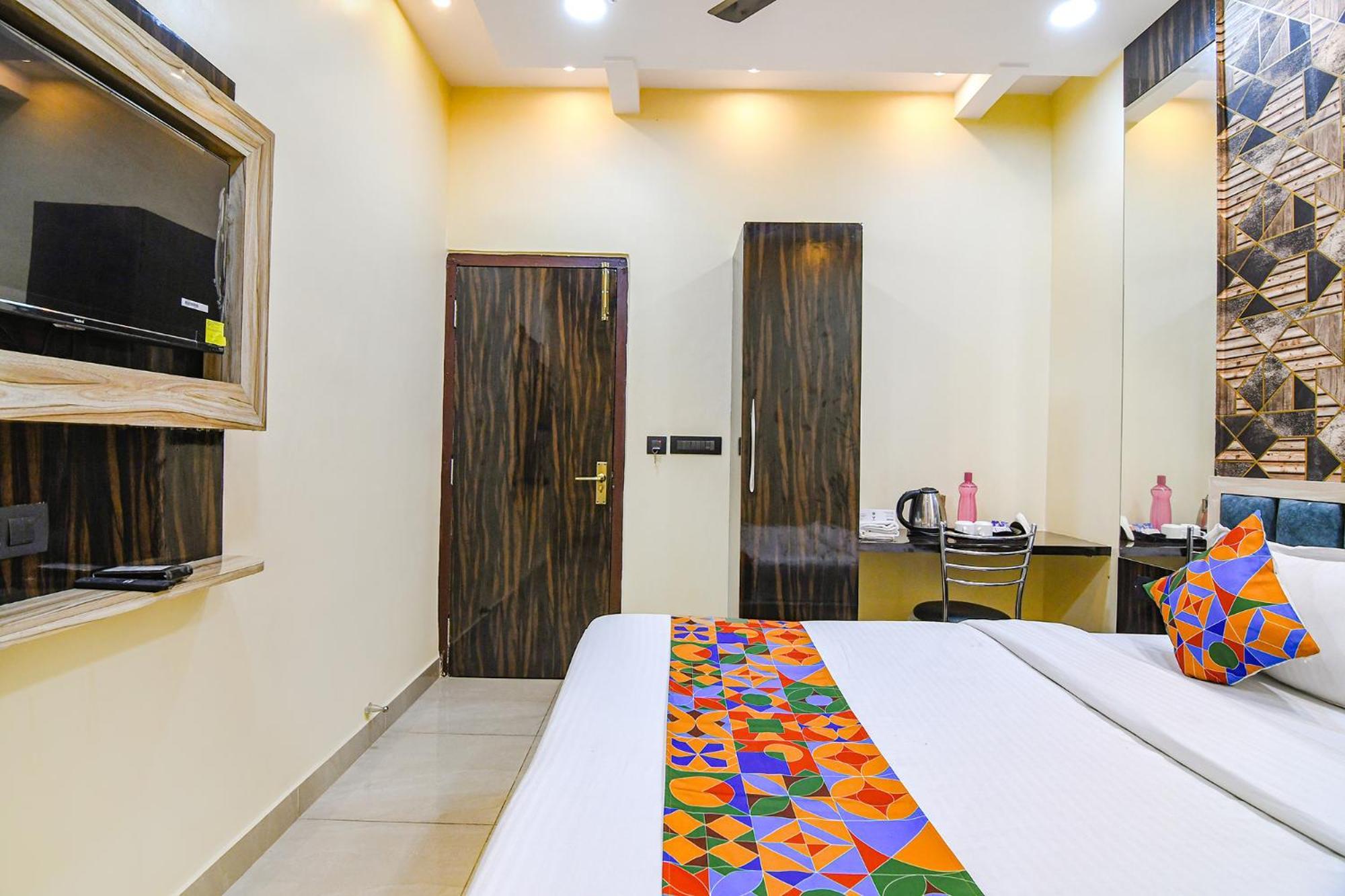 Fabhotel Royal Park Inn - Nr Eden Garden Stadium Колката Екстериор снимка