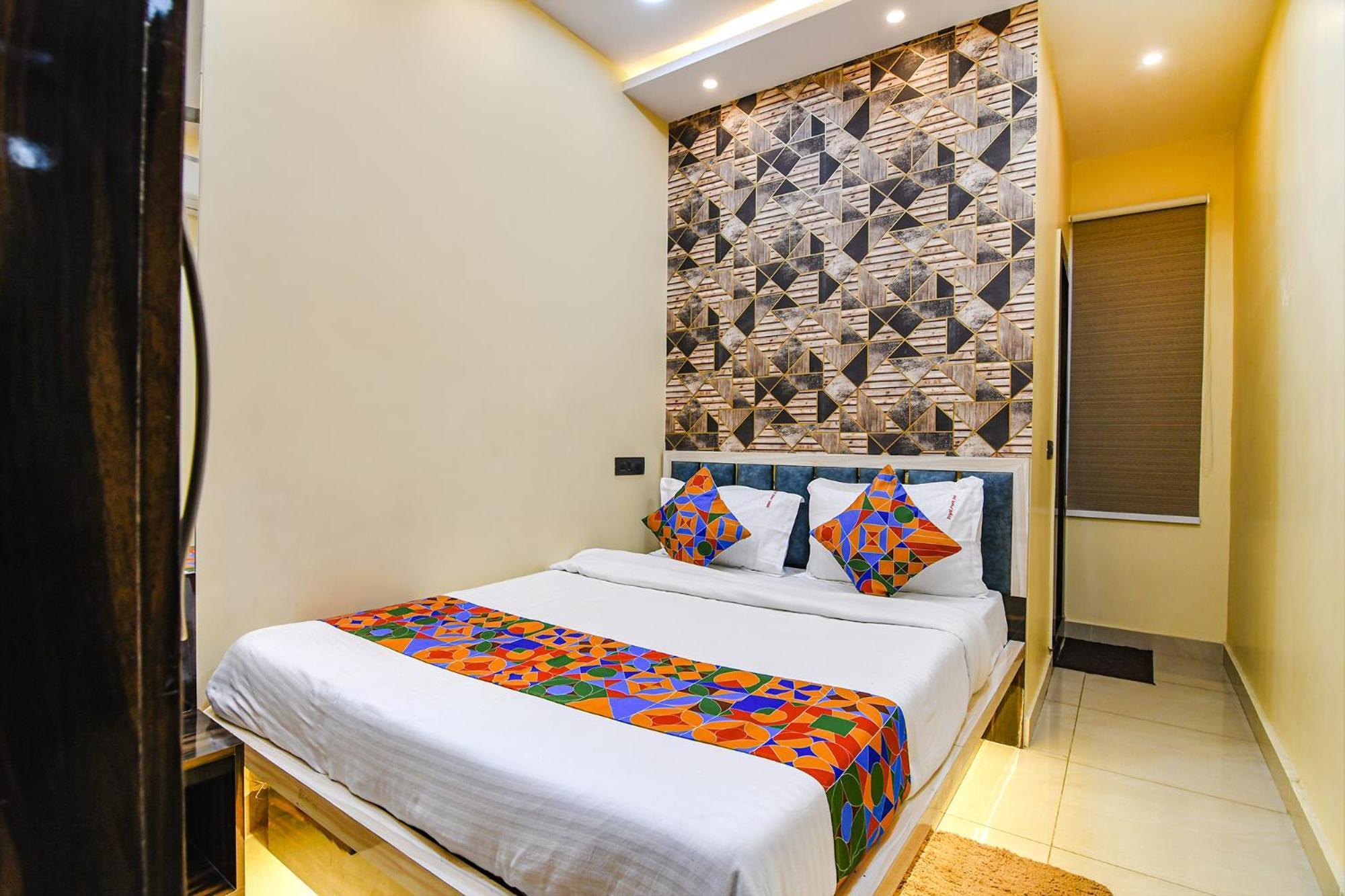 Fabhotel Royal Park Inn - Nr Eden Garden Stadium Колката Екстериор снимка