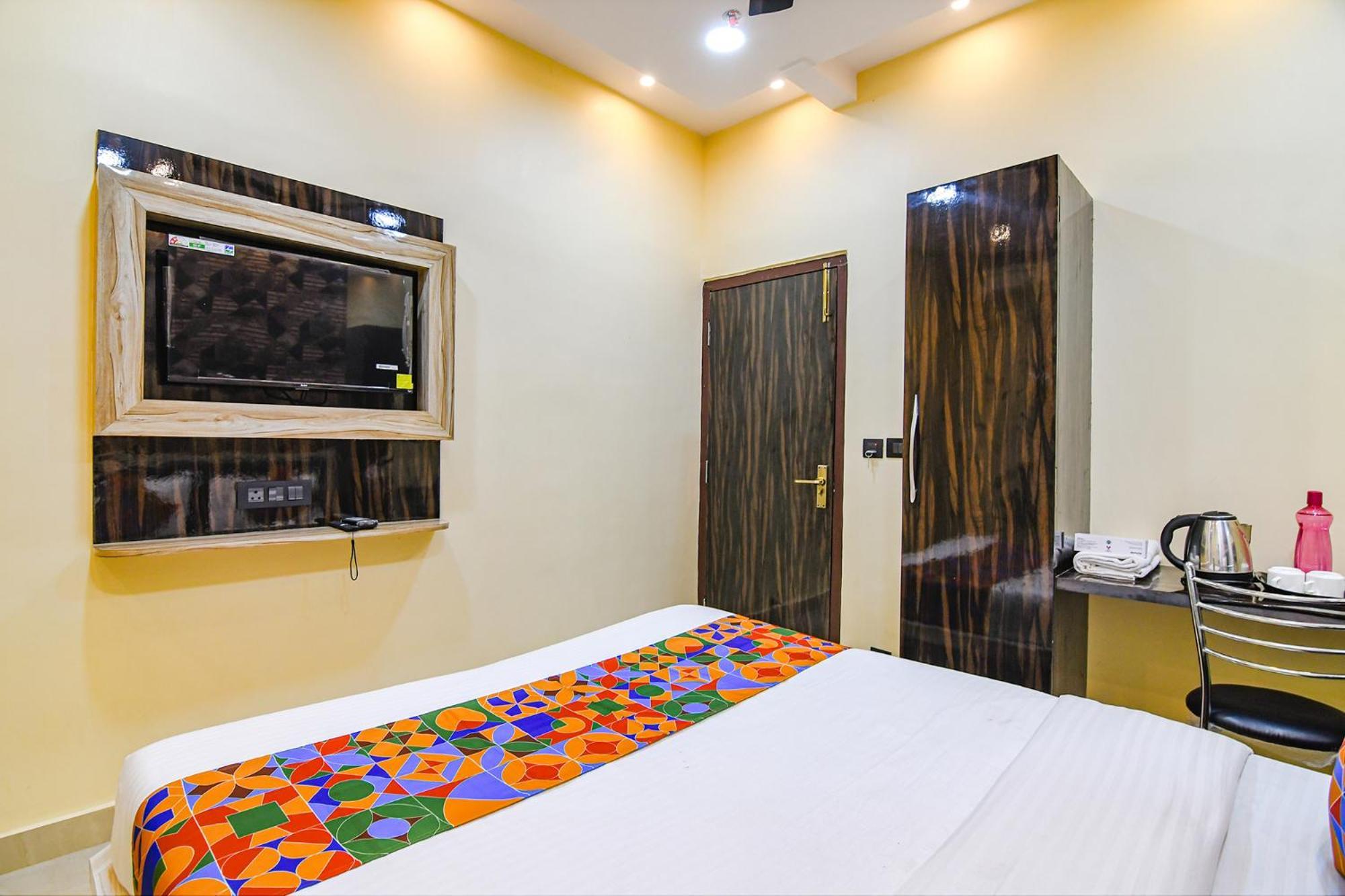 Fabhotel Royal Park Inn - Nr Eden Garden Stadium Колката Екстериор снимка