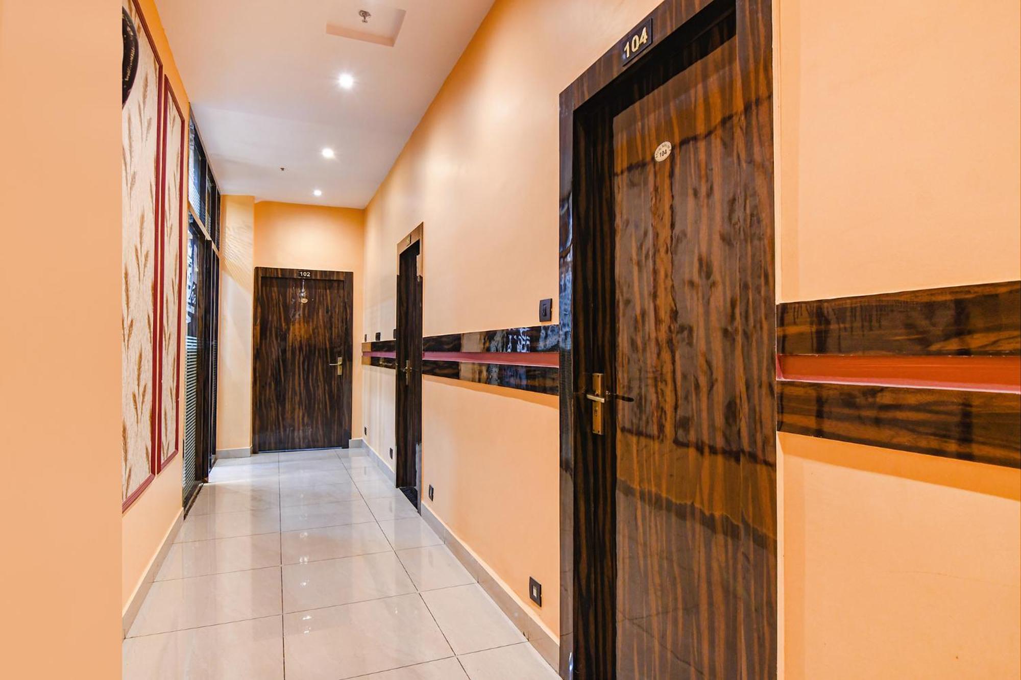 Fabhotel Royal Park Inn - Nr Eden Garden Stadium Колката Екстериор снимка