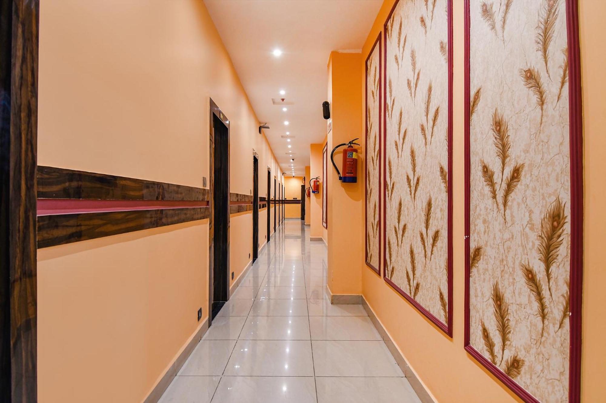 Fabhotel Royal Park Inn - Nr Eden Garden Stadium Колката Екстериор снимка