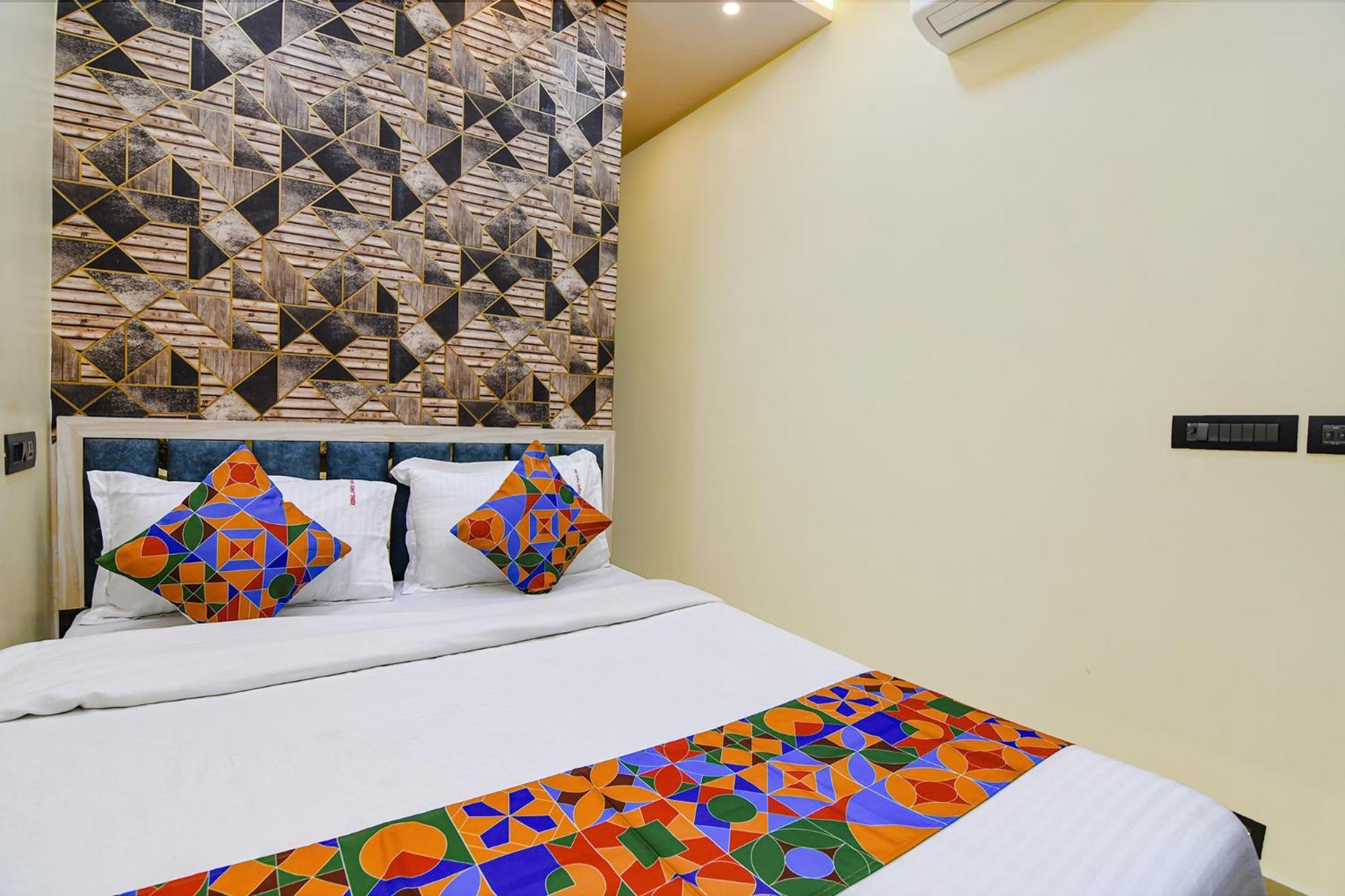Fabhotel Royal Park Inn - Nr Eden Garden Stadium Колката Екстериор снимка