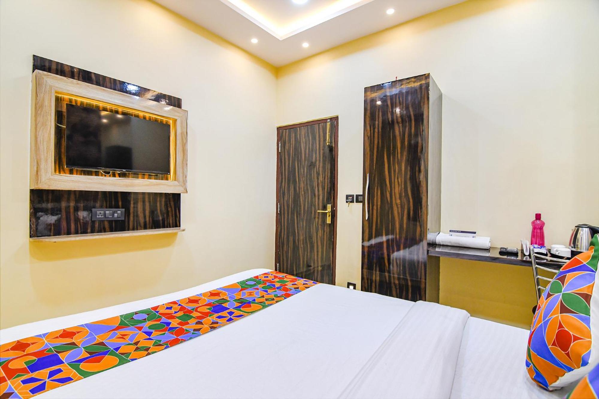 Fabhotel Royal Park Inn - Nr Eden Garden Stadium Колката Екстериор снимка